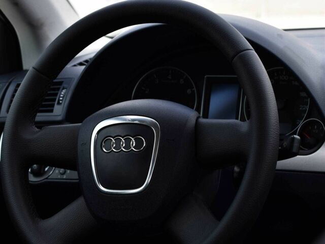 Синий Ауди А4, объемом двигателя 2 л и пробегом 192 тыс. км за 7999 $, фото 17 на Automoto.ua