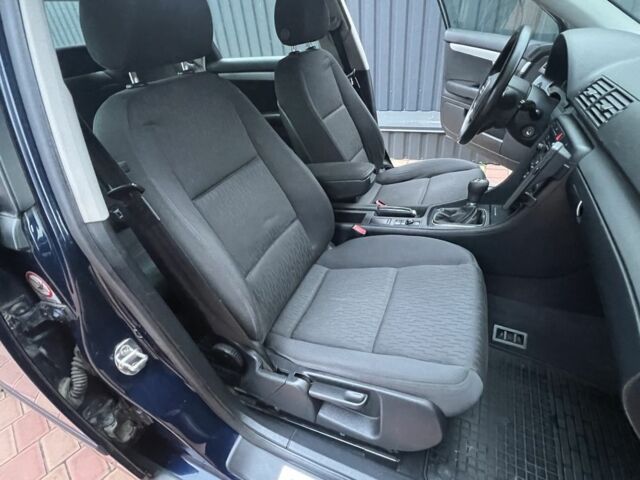 Синій Ауді А4, об'ємом двигуна 2 л та пробігом 274 тис. км за 6500 $, фото 15 на Automoto.ua