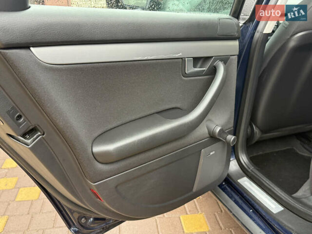 Синий Ауди А4, объемом двигателя 2 л и пробегом 181 тыс. км за 7300 $, фото 43 на Automoto.ua