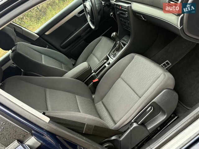 Синий Ауди А4, объемом двигателя 2 л и пробегом 181 тыс. км за 6950 $, фото 40 на Automoto.ua