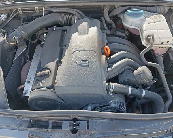 Синій Ауді А4, об'ємом двигуна 1.6 л та пробігом 150 тис. км за 8000 $, фото 5 на Automoto.ua