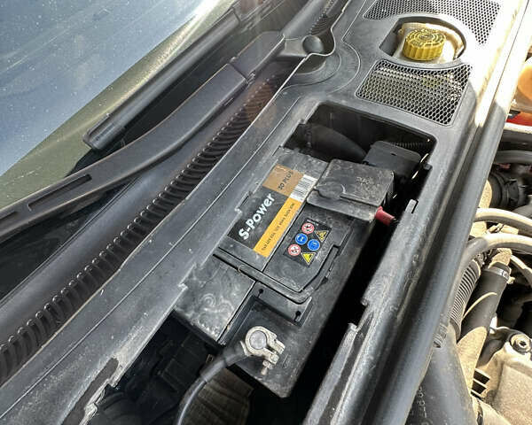 Синій Ауді А4, об'ємом двигуна 1.6 л та пробігом 232 тис. км за 6800 $, фото 19 на Automoto.ua