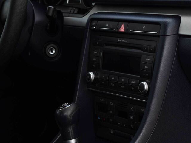 Синий Ауди А4, объемом двигателя 2 л и пробегом 192 тыс. км за 7999 $, фото 16 на Automoto.ua