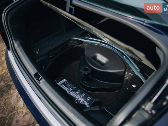 Синий Ауди А4, объемом двигателя 1.6 л и пробегом 179 тыс. км за 7300 $, фото 32 на Automoto.ua