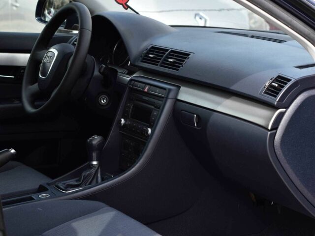 Синий Ауди А4, объемом двигателя 2 л и пробегом 192 тыс. км за 7999 $, фото 13 на Automoto.ua