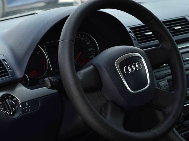 Синий Ауди А4, объемом двигателя 2 л и пробегом 192 тыс. км за 7999 $, фото 10 на Automoto.ua