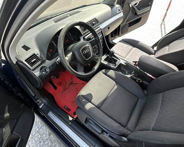 Синій Ауді А4, об'ємом двигуна 1.6 л та пробігом 232 тис. км за 6800 $, фото 32 на Automoto.ua