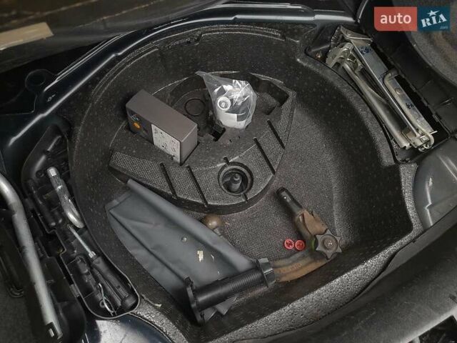 Ауді А4 2006 у Жовкві на Automoto.ua Синій Ауді А4, об'ємом двигуна 1.6 л та пробігом 190 тис. км за 5650 $, фото 16 на Automoto.ua