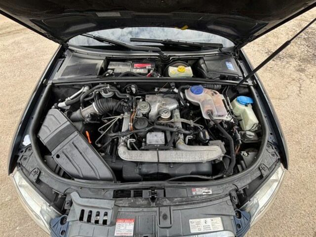 Синій Ауді А4, об'ємом двигуна 2.5 л та пробігом 326 тис. км за 2600 $, фото 6 на Automoto.ua