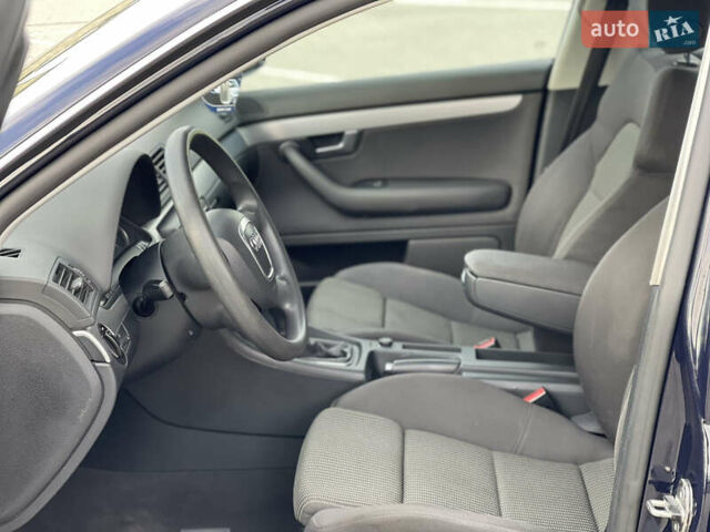 Синий Ауди А4, объемом двигателя 1.6 л и пробегом 231 тыс. км за 6250 $, фото 16 на Automoto.ua