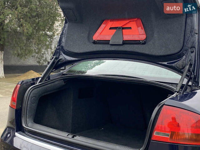 Синий Ауди А4, объемом двигателя 1.6 л и пробегом 176 тыс. км за 7000 $, фото 12 на Automoto.ua