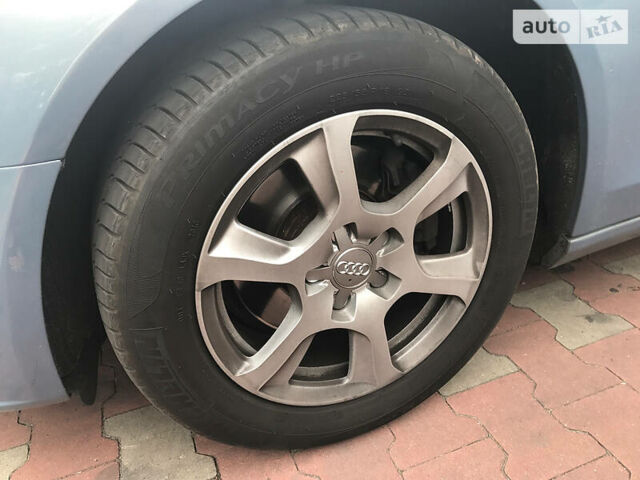 Синій Ауді А4, об'ємом двигуна 1.8 л та пробігом 163 тис. км за 9500 $, фото 24 на Automoto.ua