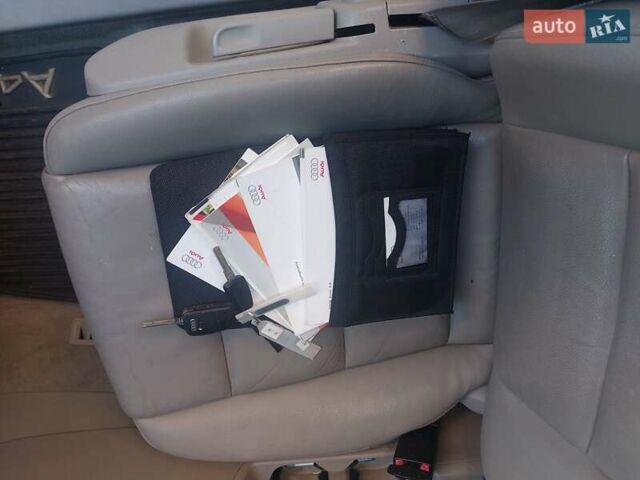 Синій Ауді А4, об'ємом двигуна 2.01 л та пробігом 365 тис. км за 6550 $, фото 28 на Automoto.ua