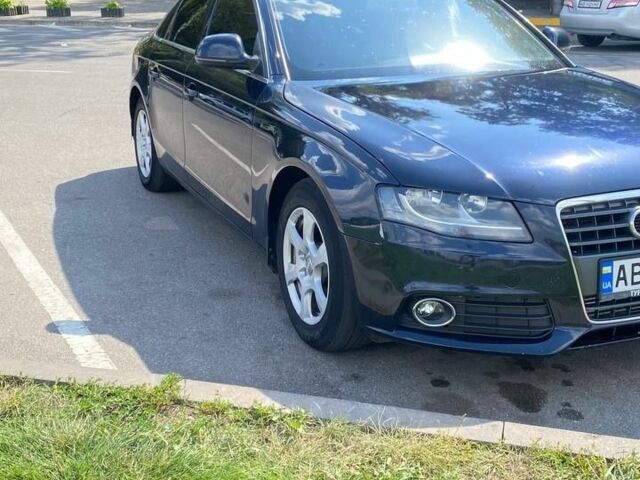 Синий Ауди А4, объемом двигателя 2 л и пробегом 338 тыс. км за 8100 $, фото 1 на Automoto.ua