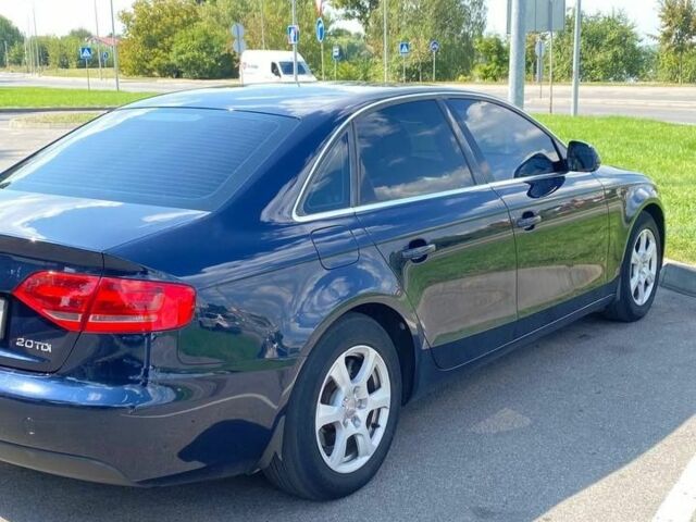 Синий Ауди А4, объемом двигателя 2 л и пробегом 338 тыс. км за 8100 $, фото 4 на Automoto.ua