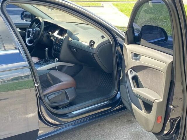 Синий Ауди А4, объемом двигателя 2 л и пробегом 338 тыс. км за 8100 $, фото 7 на Automoto.ua