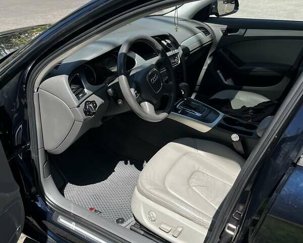 Синий Ауди А4, объемом двигателя 2 л и пробегом 246 тыс. км за 8900 $, фото 5 на Automoto.ua
