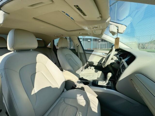 Синий Ауди А4, объемом двигателя 2 л и пробегом 204 тыс. км за 8500 $, фото 6 на Automoto.ua