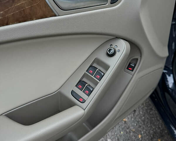 Синий Ауди А4, объемом двигателя 1.98 л и пробегом 175 тыс. км за 11000 $, фото 22 на Automoto.ua