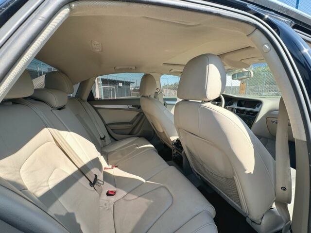 Синий Ауди А4, объемом двигателя 2 л и пробегом 204 тыс. км за 8500 $, фото 7 на Automoto.ua