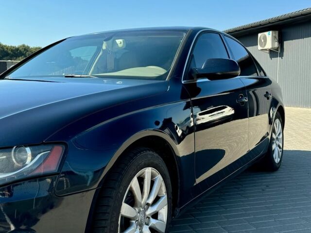 Синий Ауди А4, объемом двигателя 2 л и пробегом 204 тыс. км за 8500 $, фото 1 на Automoto.ua