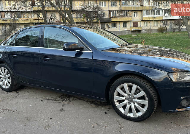Синій Ауді А4, об'ємом двигуна 1.98 л та пробігом 225 тис. км за 10000 $, фото 2 на Automoto.ua