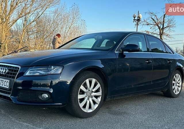 Синій Ауді А4, об'ємом двигуна 1.98 л та пробігом 226 тис. км за 12500 $, фото 1 на Automoto.ua
