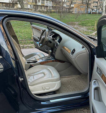 Синій Ауді А4, об'ємом двигуна 1.98 л та пробігом 225 тис. км за 10000 $, фото 8 на Automoto.ua