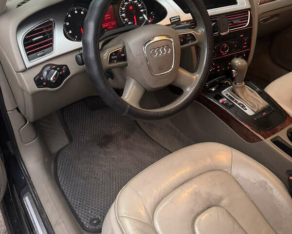 Синий Ауди А4, объемом двигателя 1.98 л и пробегом 285 тыс. км за 9900 $, фото 8 на Automoto.ua