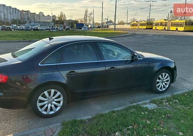 Синій Ауді А4, об'ємом двигуна 1.98 л та пробігом 226 тис. км за 12500 $, фото 3 на Automoto.ua