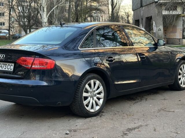 Синий Ауди А4, объемом двигателя 2 л и пробегом 25 тыс. км за 10000 $, фото 8 на Automoto.ua