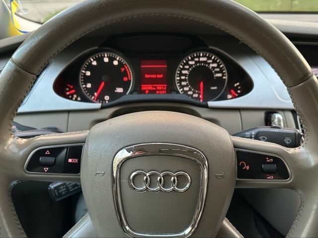 Синий Ауди А4, объемом двигателя 2 л и пробегом 25 тыс. км за 10000 $, фото 12 на Automoto.ua