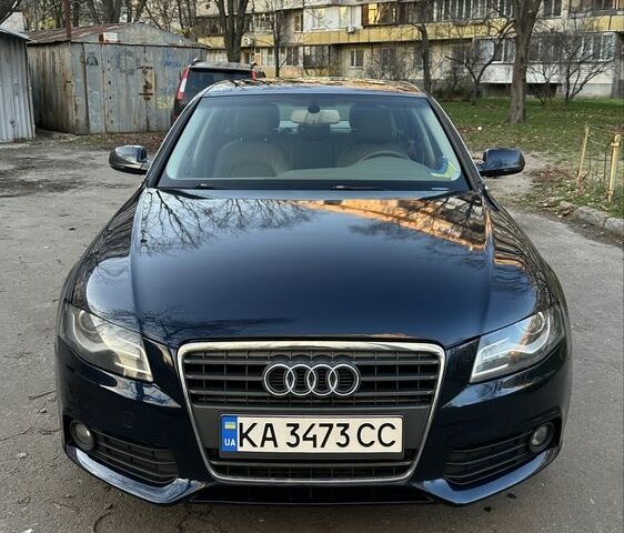 Синий Ауди А4, объемом двигателя 2 л и пробегом 25 тыс. км за 10000 $, фото 3 на Automoto.ua