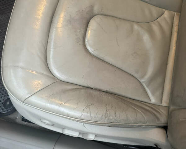 Синий Ауди А4, объемом двигателя 1.98 л и пробегом 285 тыс. км за 9900 $, фото 11 на Automoto.ua