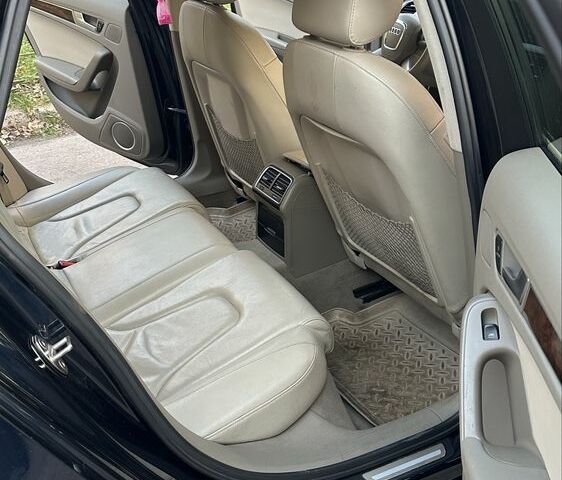 Синий Ауди А4, объемом двигателя 2 л и пробегом 25 тыс. км за 10000 $, фото 10 на Automoto.ua
