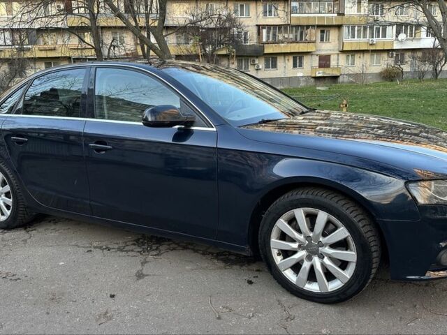 Синий Ауди А4, объемом двигателя 2 л и пробегом 25 тыс. км за 10000 $, фото 2 на Automoto.ua
