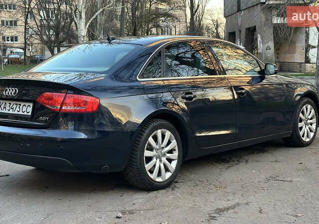 Синій Ауді А4, об'ємом двигуна 1.98 л та пробігом 225 тис. км за 10000 $, фото 5 на Automoto.ua