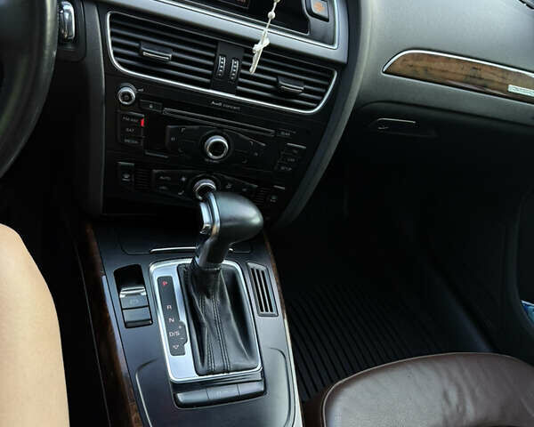 Синий Ауди А4, объемом двигателя 2 л и пробегом 195 тыс. км за 12000 $, фото 5 на Automoto.ua