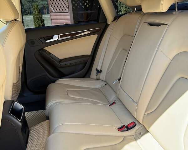 Синій Ауді А4, об'ємом двигуна 1.98 л та пробігом 196 тис. км за 12500 $, фото 1 на Automoto.ua