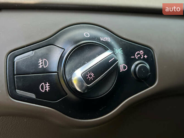 Ауді А4 2012 у Львові на Automoto.ua Синій Ауді А4, об'ємом двигуна 1.98 л та пробігом 196 тис. км за 11750 $, фото 17 на Automoto.ua