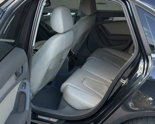 Синій Ауді А4, об'ємом двигуна 2 л та пробігом 286 тис. км за 8900 $, фото 7 на Automoto.ua