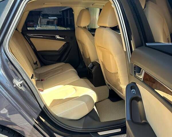 Синій Ауді А4, об'ємом двигуна 1.98 л та пробігом 196 тис. км за 12500 $, фото 10 на Automoto.ua