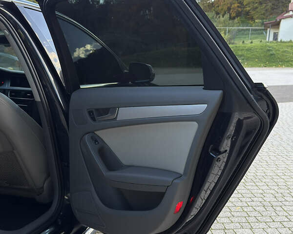 Синій Ауді А4, об'ємом двигуна 2 л та пробігом 286 тис. км за 8900 $, фото 12 на Automoto.ua