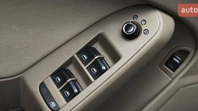Синій Ауді А4, об'ємом двигуна 1.98 л та пробігом 224 тис. км за 11900 $, фото 13 на Automoto.ua
