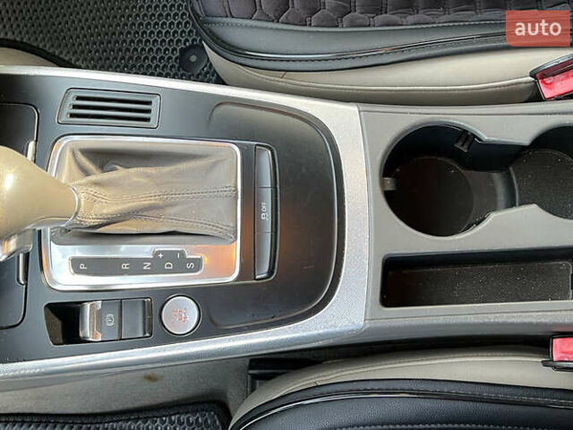 Синій Ауді А4, об'ємом двигуна 1.98 л та пробігом 246 тис. км за 10600 $, фото 14 на Automoto.ua