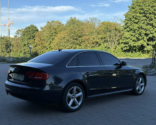 Синий Ауди А4, объемом двигателя 2 л и пробегом 286 тыс. км за 11000 $, фото 4 на Automoto.ua