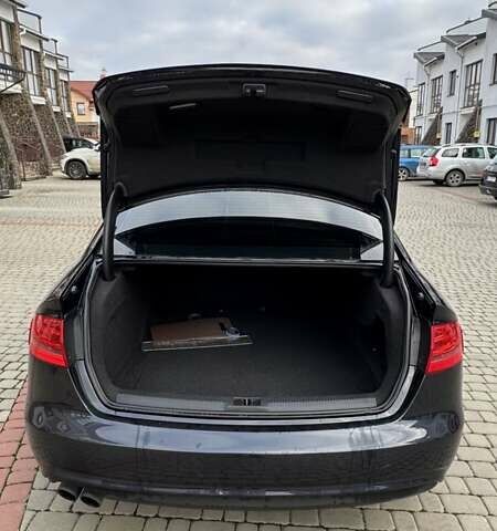 Синій Ауді А4, об'ємом двигуна 2 л та пробігом 208 тис. км за 10500 $, фото 5 на Automoto.ua