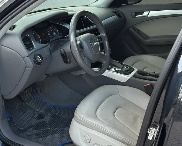 Синій Ауді А4, об'ємом двигуна 2 л та пробігом 286 тис. км за 8900 $, фото 5 на Automoto.ua
