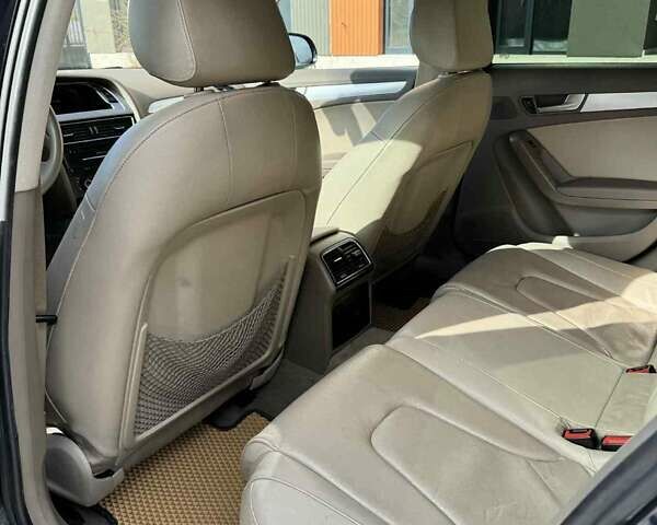 Синій Ауді А4, об'ємом двигуна 1.98 л та пробігом 195 тис. км за 10400 $, фото 13 на Automoto.ua