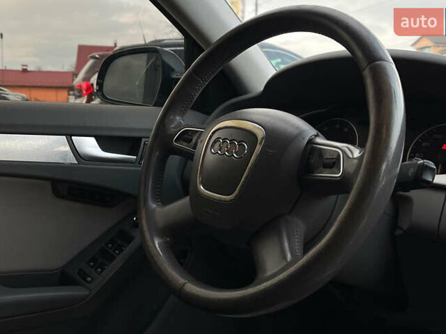 Синій Ауді А4, об'ємом двигуна 1.98 л та пробігом 246 тис. км за 10600 $, фото 15 на Automoto.ua